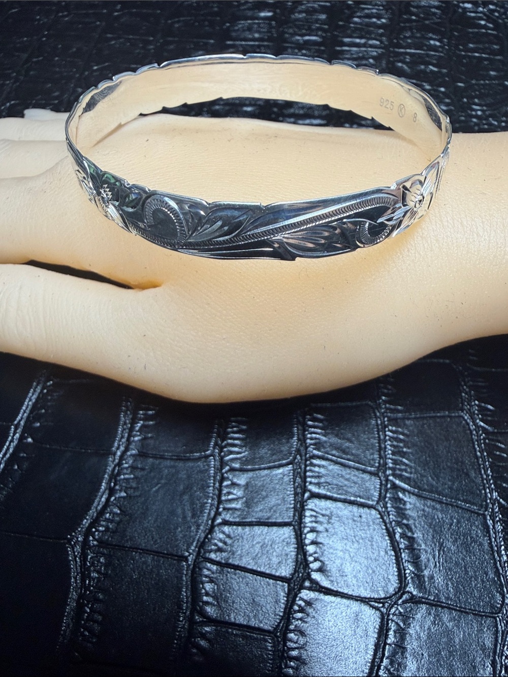 Hawaiian Sterling Silver Bangle Bracelet - Picture 5 of 9